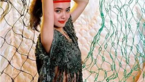 三点式比基尼美女挂历,三点式美女挂历诠释夏日性感魅力”